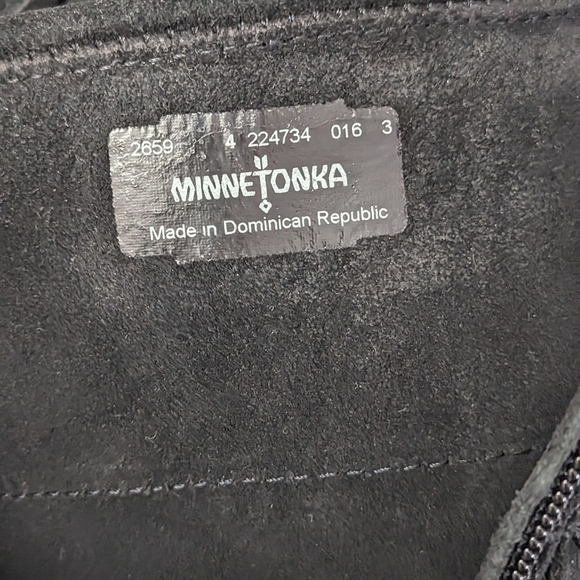 Minnetonka Toddler 3 Layer Fringe Black Boot Leather Girls Size 4 US First Used - Picture 8 of 9